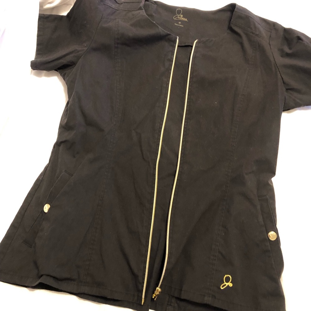 Jaanuu scrub top